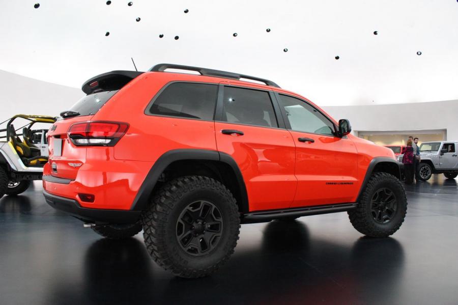  Jeep Grand Cherokee Trailhawk II Concept 2013 года  (фото 12 из 17)